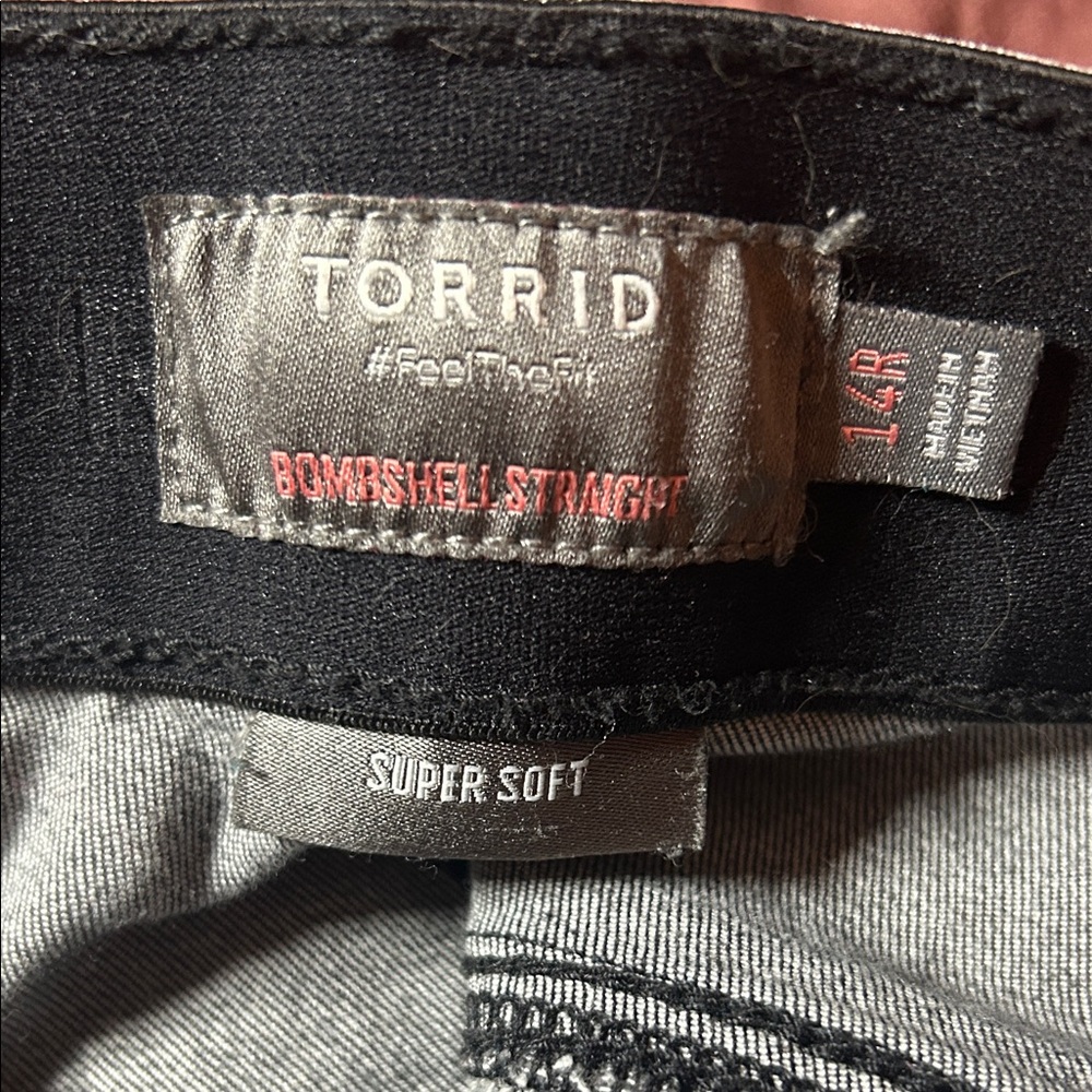 Black Acid Wash Bombshell Straight Jeans - Picture 5 of 6